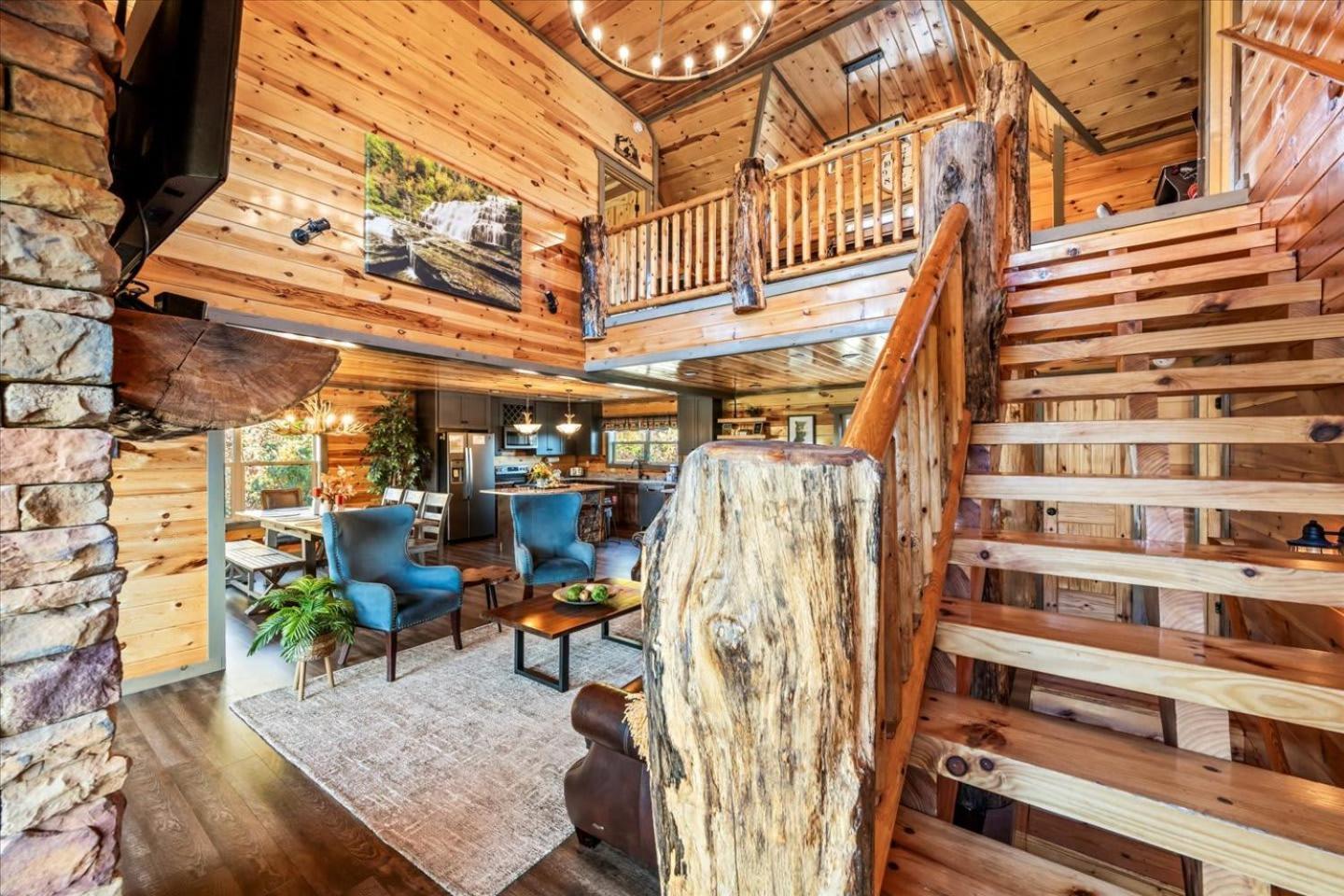 Indoor Pool, Volleyball Beach, Mountain View, Luxury Гетлинбург Екстериор снимка