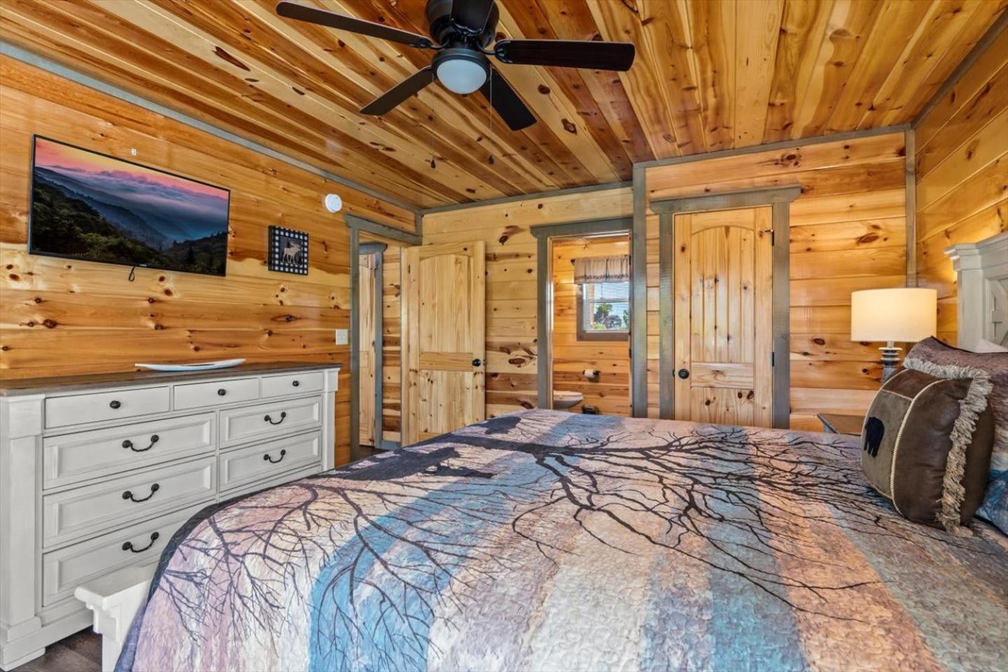 Indoor Pool, Volleyball Beach, Mountain View, Luxury Гетлинбург Екстериор снимка