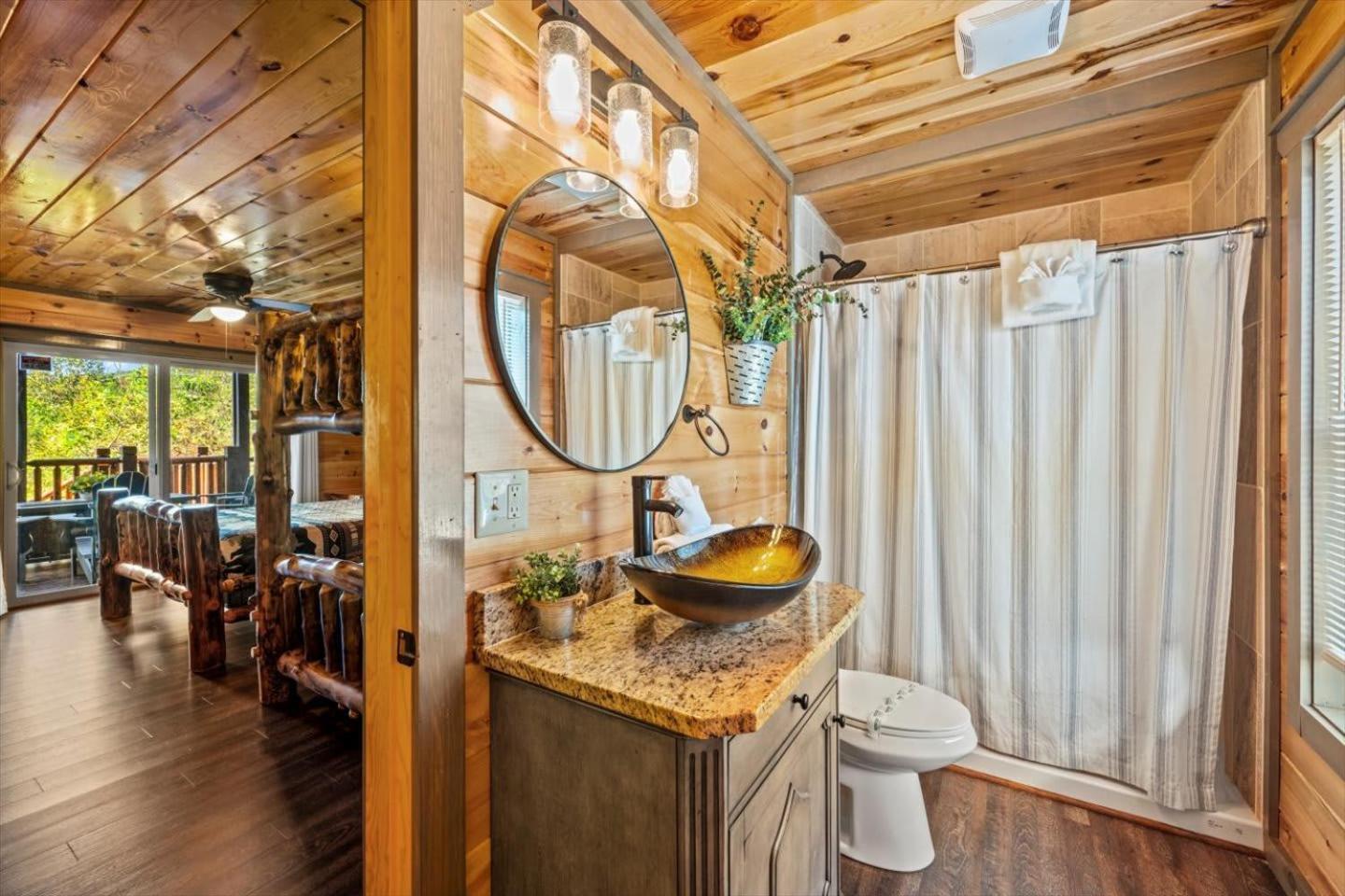 Indoor Pool, Volleyball Beach, Mountain View, Luxury Гетлинбург Екстериор снимка